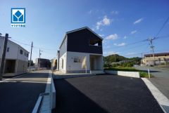 広々としたインナーバルコニーと寝室に3帖のストレージルームを完備＾＾最新の設備で気持ちの良い新生活を送りませんか＾＾
