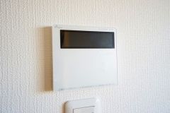 キッチン横からボタンひとつで操作が楽々。