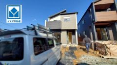 現地（2025年11月27日）撮影。南向き、全室2面採光で陽当たり良好＾＾ドラッグストアやコンビニなども近く周辺環境充実＾＾