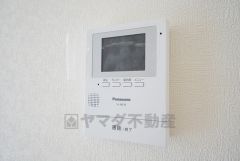 防犯性、セキュリティ対策に安心できるテレビモニター付きインターフォンです。セールスマン対策にもなり安心できます。