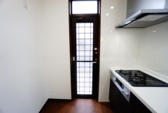外に一時的にゴミを置くことができ、室内を清潔に保てます。