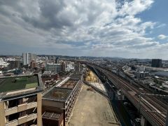 遮るものが少なく、開放的なロケーションが魅力です。