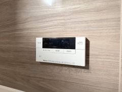 湯量・湯温の設定、そして保温までワンタッチのフルオートバス。便利な追い炊き機能付きです。