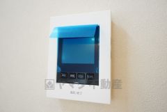 防犯性、セキュリティ対策に安心できるテレビモニター付きインターフォンです。セールスマン対策にもなり安心できます。