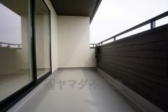 陽当たりの良いバルコニーです。お洗濯やお布団干しはもちろん、日光浴スペースにも。