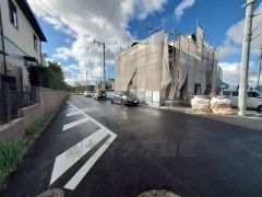 現地（2025年12月22日）撮影。日）撮影。 5.6.7号棟の前面道路。見通しが良く約7.2ｍあるので離合もできますよ＾＾