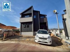 和白駅徒歩14分、都心へのアクセス良好。スーパーやコンビニなども近く周辺環境充実。快適でゆとりのある生活空間で新生活を始めましょう^^