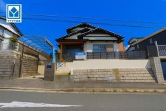 2025年7月リフォーム済み。 香椎下原小学校まで徒歩約5分＾＾ 駐車スペースは屋根付きで3台分確保しています＾＾