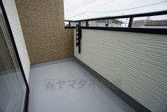 南側に面したバルコニーは日当たり良好です。お洗濯物も気持ちよく干せそうです。日光浴をしたり、星を眺めたりも良いですね^^