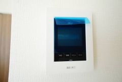 防犯性、セキュリティ対策に安心できるテレビモニター付きインターフォンです。セールスマン対策にもなり安心できます。