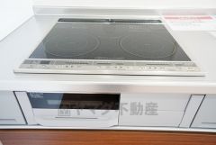 汚れてもサッとふける、お手入れのしやすいIHクッキングヒーター。オール電化なので経済的です。