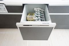 炊事時間を大幅に短縮できる食器洗浄乾燥機付き＾＾食器を洗う手間が減るので家族とのコミュニケーションの時間や自分の時間が増えますね。
