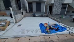 駐車スペースはゆとりある2台分を確保。マイカー用に、お客さま用に、余裕を持ってご利用いただけます。