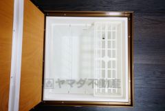 キッチンにある床下収納は、居住スペースを減らさずに買い置きの調味料や非常食などを保管することができます。