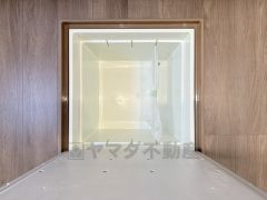 キッチンにある床下収納は、居住スペースを減らさずに買い置きの調味料や非常食などを保管することができます。