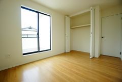 住む人のこだわりを活かす洋室＾＾広めのクローゼットもあり荷物もすっきり片付けられ、ゆとりのある暮らしが出来ます＾＾