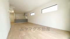 断熱性能の窓ガラスを採用。省エネ、光熱費カットにも貢献します。夏は涼しく、冬は暖かく快適に過ごせますよ＾＾