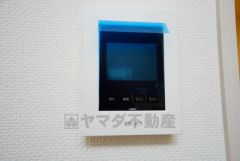 防犯性、セキュリティ対策に安心できるテレビモニター付きインターフォンです。セールスマン対策にもなり安心できます。