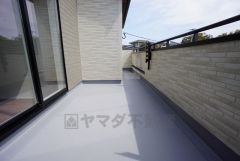 広々としたバルコニー。 天気のいい日にはお布団もまとめて干せそうですね＾＾