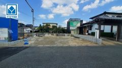 現地（2025年10月27日）撮影。10年間の瑕疵保証が付いた安心の新築戸建。最新の設備で気持ちの良い新生活を送りませんか。