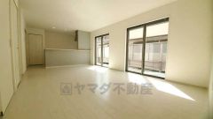 断熱性能の窓ガラスを採用。省エネ、光熱費カットにも貢献します。夏は涼しく、冬は暖かく快適に過ごせますよ＾＾