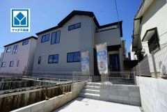 現地（2025年7月）撮影。2路線利用可能で都心へのアクセスの幅が広がります。毎日の通勤・通学・買い物がしやすく、快適に過ごせます。