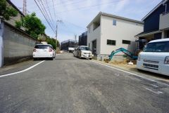住人以外の車の進入も少なく、小さなお子様を持つご家庭にも安心です。