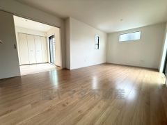 家事動線にこだわった自然光をたっぷり取り込む開放的な住まい＾＾ゆったりと寛げる憩いの場となりそうです。