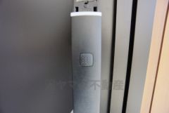 かざすだけで開閉できる、タッチキー採用の玄関。お買い物帰りで、両手がふさがってきても簡単に中に入れます＾＾
