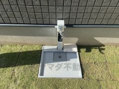 外水栓付き。庭掃除や植物への水やり、お子様用のプールなど大活躍すること間違いなし。ペットを飼われているご家族様にもオススメです＾＾