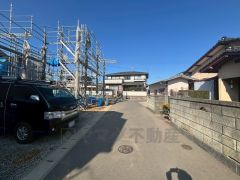 現地（2026年2月12日）撮影。大型車の通行が少なく、騒音や振動が少ないので静かで快適な生活を送れます。