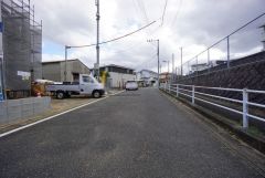 現地（2025年12月26日）撮影。住人以外の車の進入も少なく、小さなお子様を持つご家庭にも安心です。