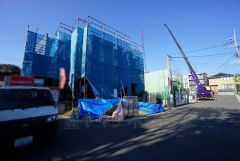 現地（2025年2月18日）撮影。住人以外の車の進入も少なく、小さなお子様を持つご家庭にも安心です。