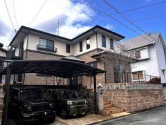 省エネ、安全性を実感できるオール電化住宅。リビング上部の高さのある吹き抜けが、ワンランク上の住まいを演出します＾＾