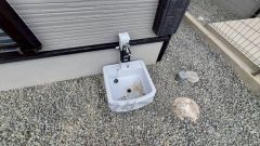 お車の洗車や外壁のお掃除をする際に便利な外水栓。