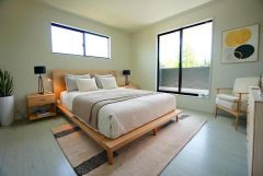主寝室としてお使いいただけそうなこちらのお部屋は、日当たりが良く、爽やかな風を感じて起きる朝は、快適生活の始まりに。