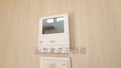 防犯性、セキュリティ対策に安心できるテレビモニター付きインターフォンです。セールスマン対策にもなり安心できます。