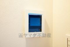 防犯性、セキュリティ対策に安心できるテレビモニター付きインターフォンです。セールスマン対策にもなり安心できます。