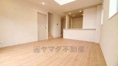 断熱性能の窓ガラスを採用。省エネ、光熱費カットにも貢献します。夏は涼しく、冬は暖かく快適に過ごせますよ＾＾