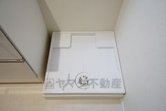 室内に洗濯機置場有り。