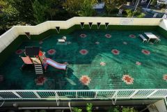 子育て層にうれしい敷地内公園。小さな子供を目の届くマンション内で遊ばせられるので安心です。