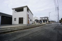 大型車の通行がなく、騒音や振動が少ないので静かで快適な生活を送れます。