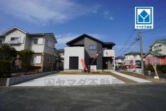 バルコニーが2ヶ所に設置された光注ぐ空間設計＾＾洋室が4部屋あるので、お子様が大きくなっても安心ですね＾＾