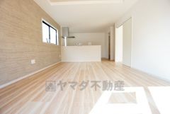 断熱性能の窓ガラスを採用。省エネ、光熱費カットにも貢献します。夏は涼しく、冬は暖かく快適に過ごせますよ＾＾