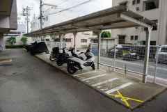 バイク置場完備。駐車場も1台確保済みです＾＾
