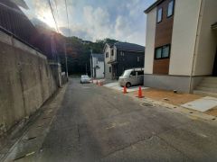 住人以外の車の進入も少なく、小さなお子様を持つご家庭にも安心です。