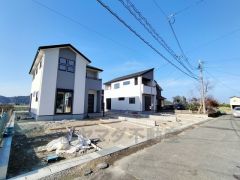 住人以外の車の進入も少なく、小さなお子様を持つご家庭にも安心です。