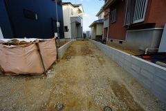 駐車スペースはゆとりある2台分を確保。マイカー用に、お客さま用に、余裕を持ってご利用いただけます。