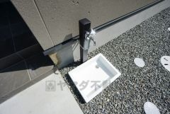 お車の洗車や外壁のお掃除をする際に便利な外水栓。