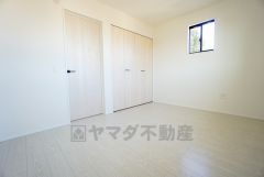 温かい光の差し込むゆとりのある居室をぜひ現地にてご確認くださいませ。